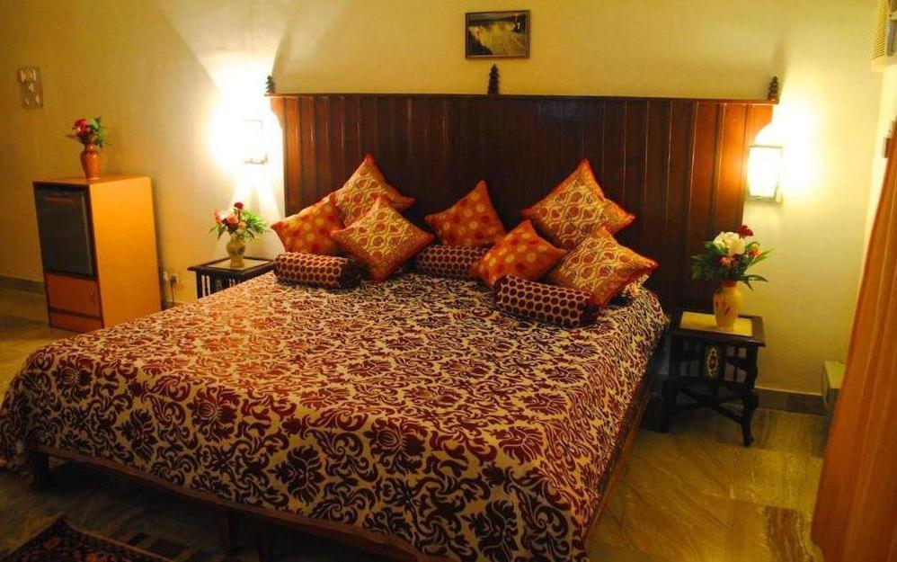 Hotel Harmony Кхаджурахо Экстерьер фото