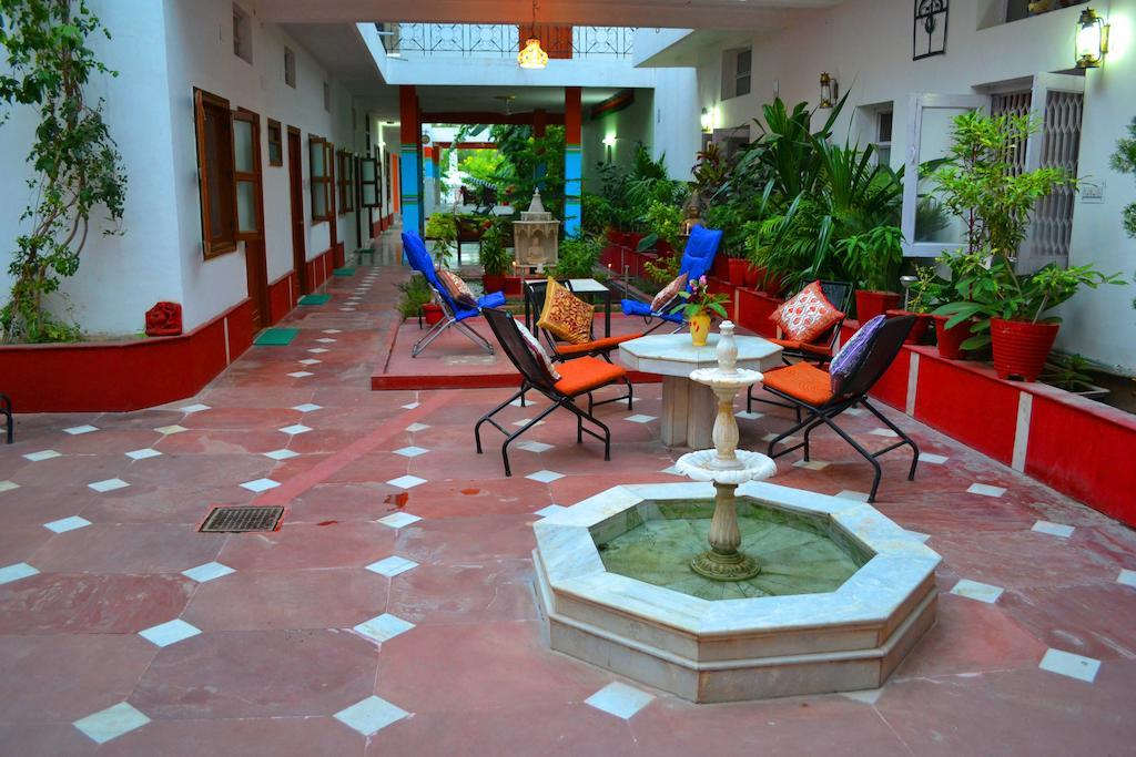 Hotel Harmony Кхаджурахо Экстерьер фото