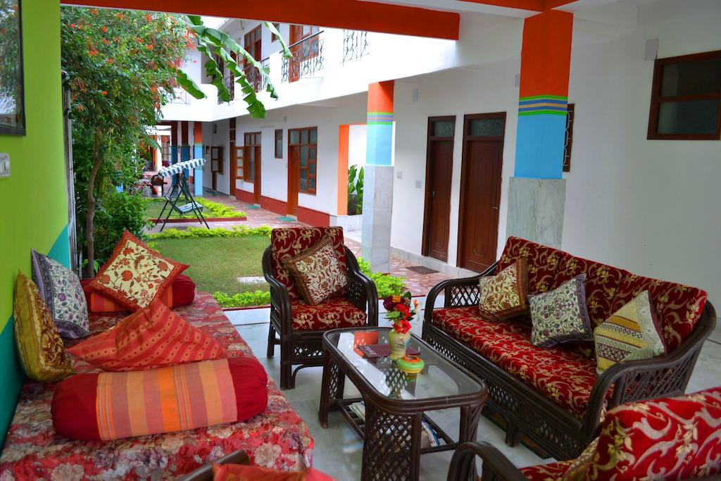 Hotel Harmony Кхаджурахо Экстерьер фото