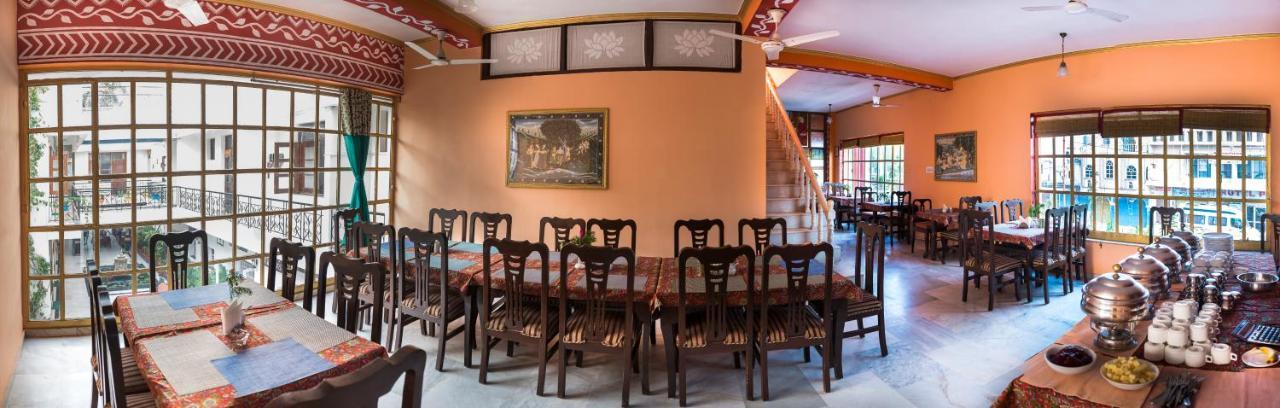 Hotel Harmony Кхаджурахо Экстерьер фото
